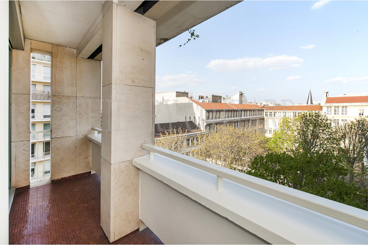 L1992R_loggia