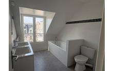 L2010F_salledebain