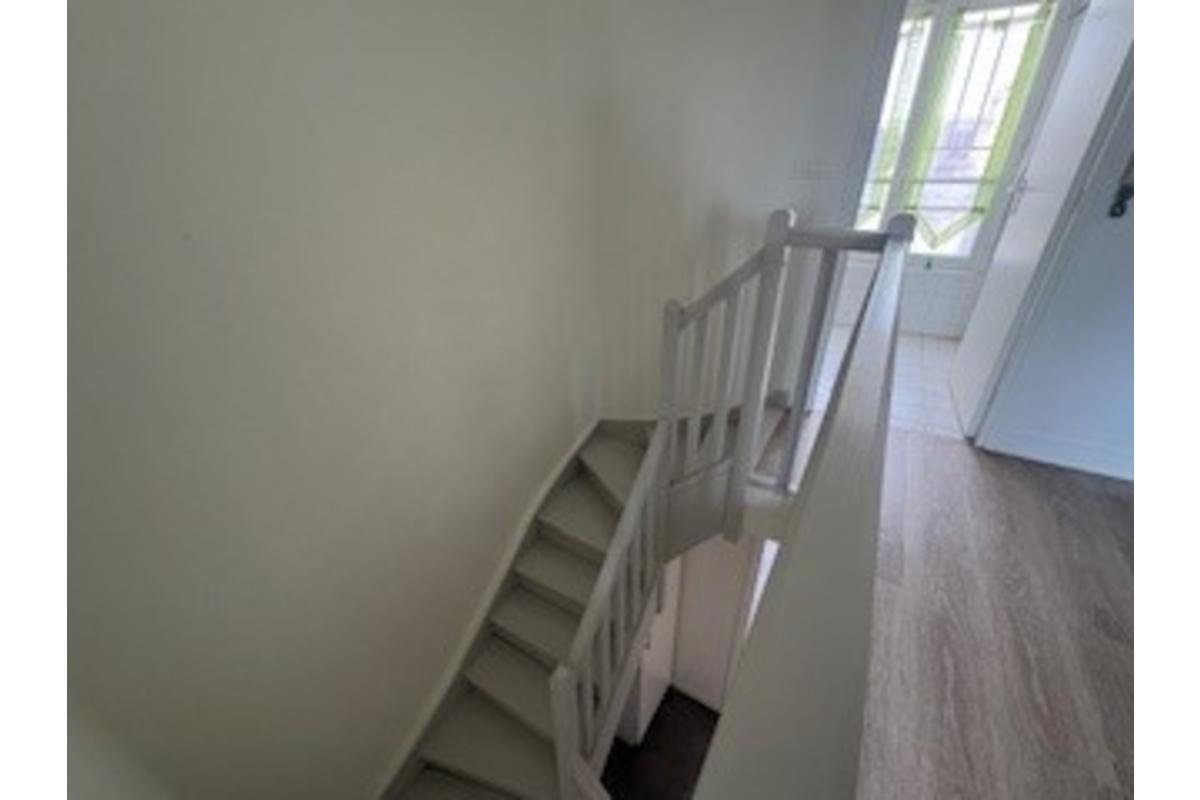 L2003K_escalier